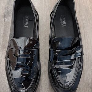 Shiny gloss loafer